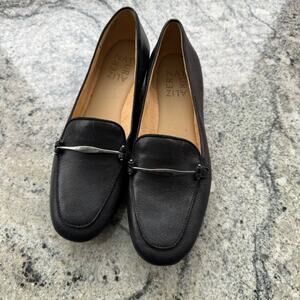 Women's Naturalizer Black Emiline Flat Sandals size 5.5
